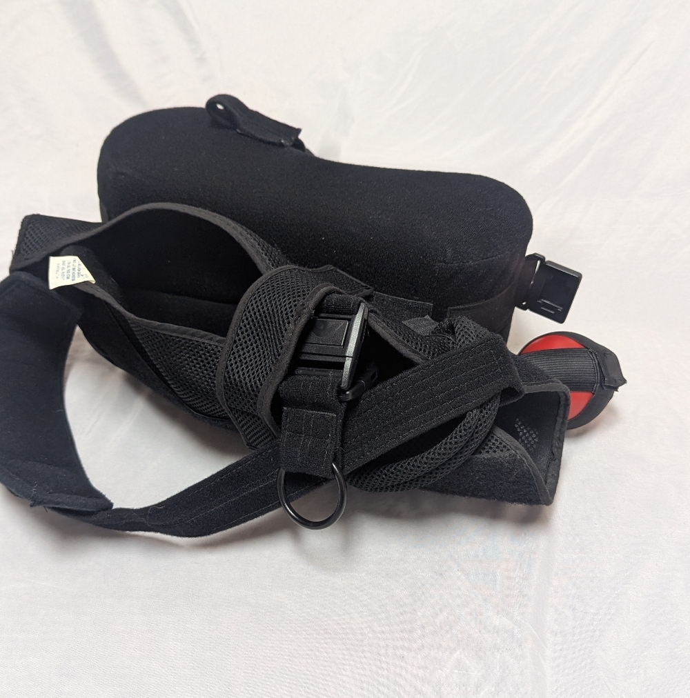 Donjoy Ultrasling 3 Shoulder Immobilizer Sling Size Medium For Rotator Cuff - Picture 2 of 7